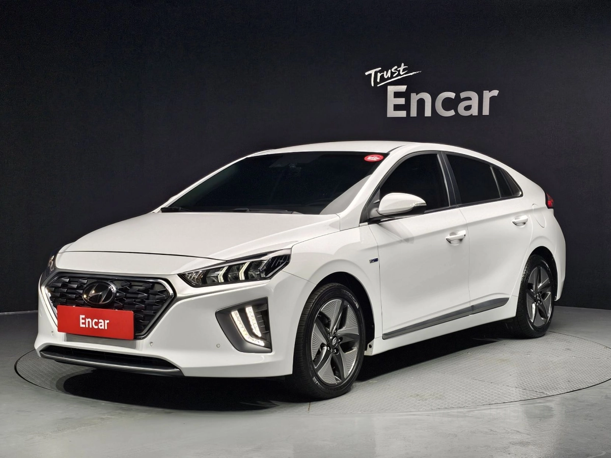 HYUNDAI IONIQ HYBRID  2020
