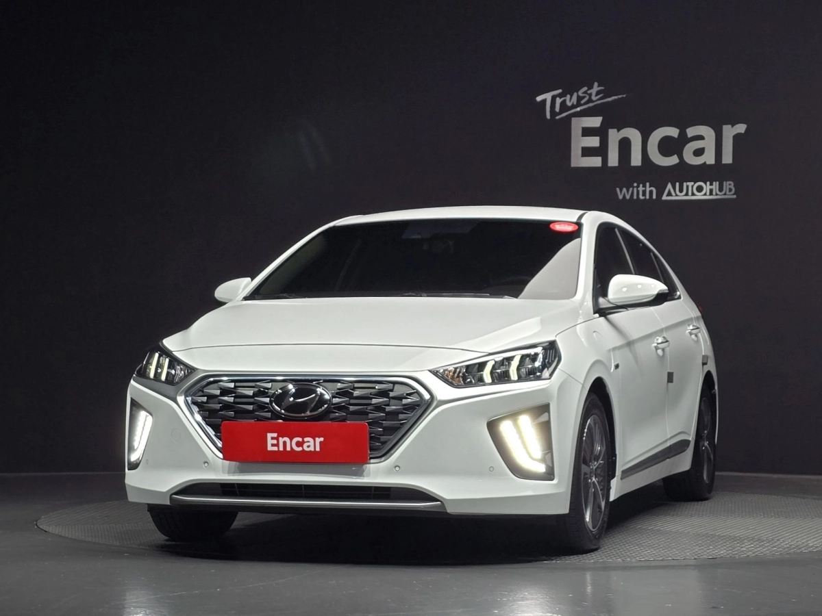 HYUNDAI IONIQ HYBRID