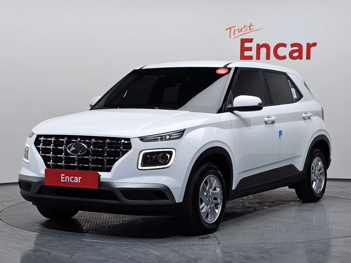 HYUNDAI VENUE  2025