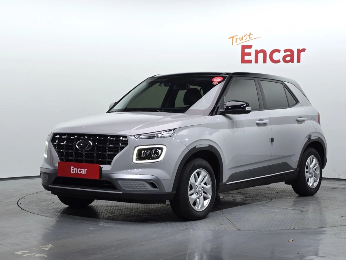 HYUNDAI VENUE  2024