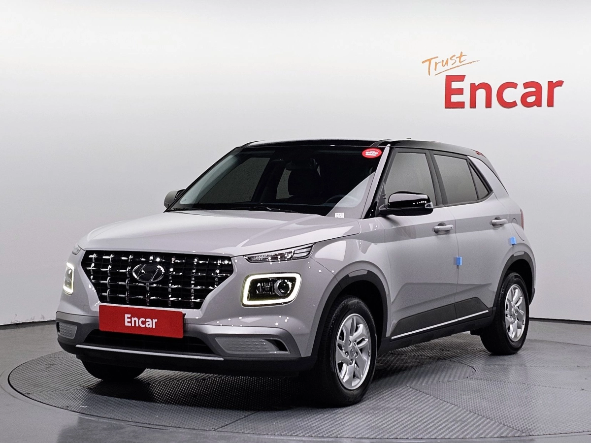 HYUNDAI VENUE  2024