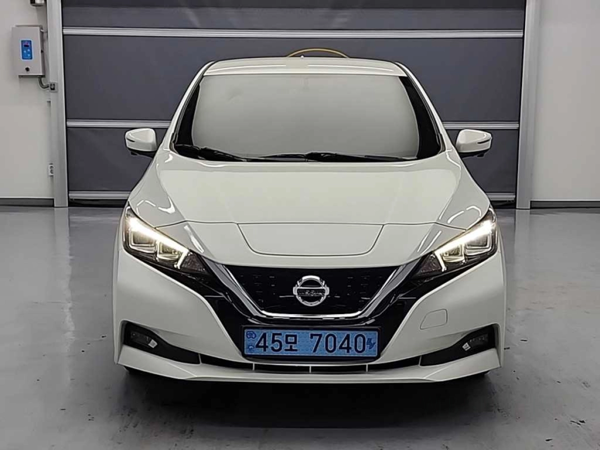 NISSAN LEAF ZE1