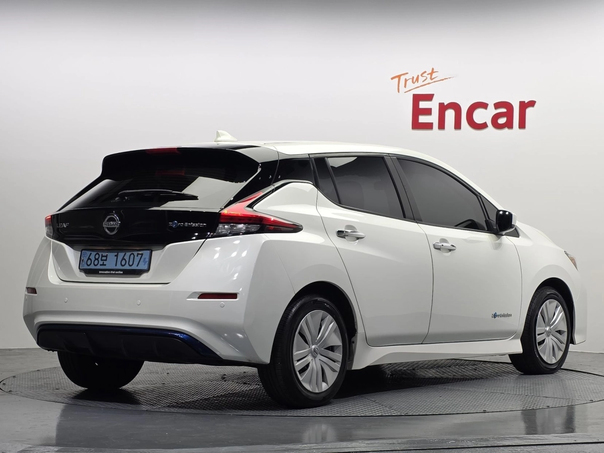 NISSAN LEAF ZE1