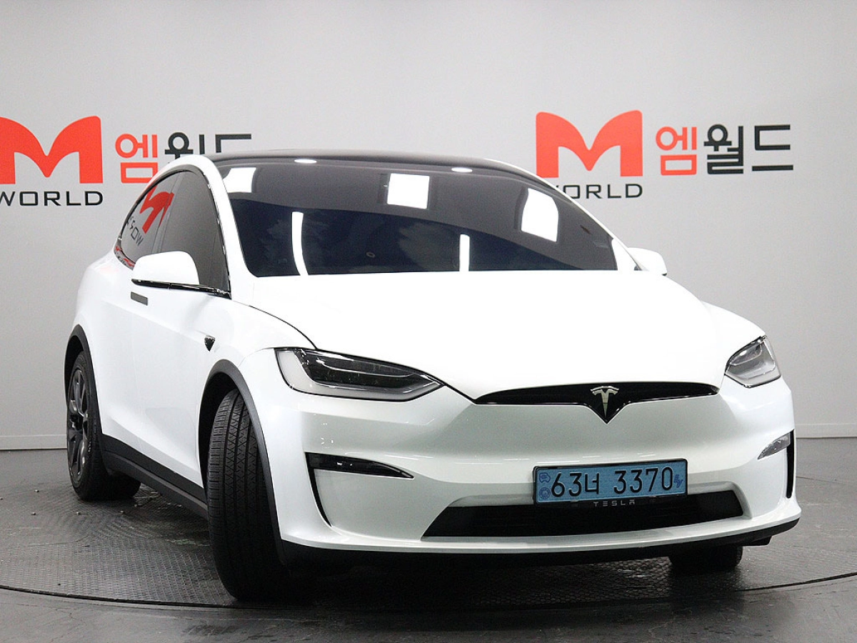 TESLA MODEL X