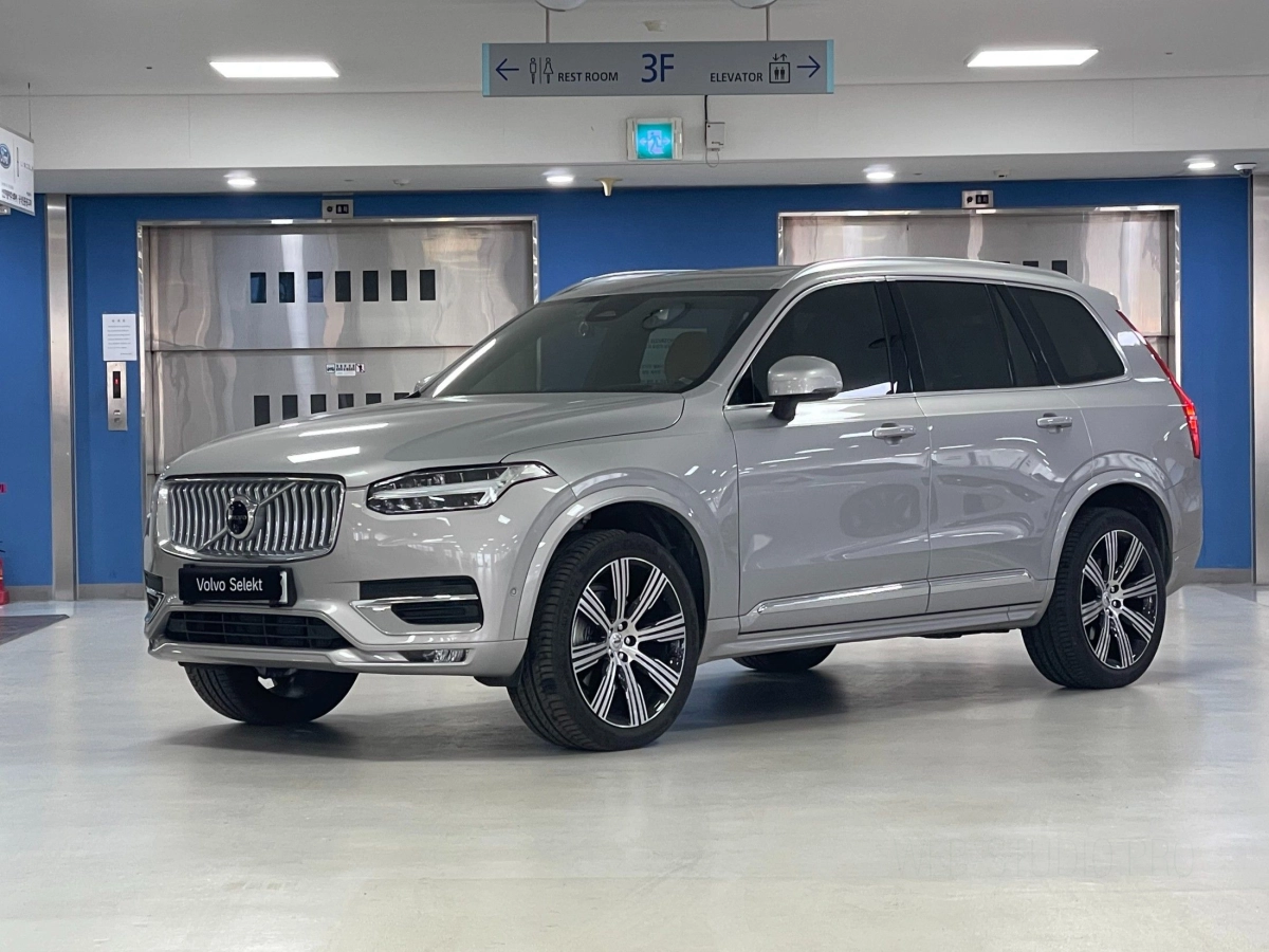 VOLVO XC90