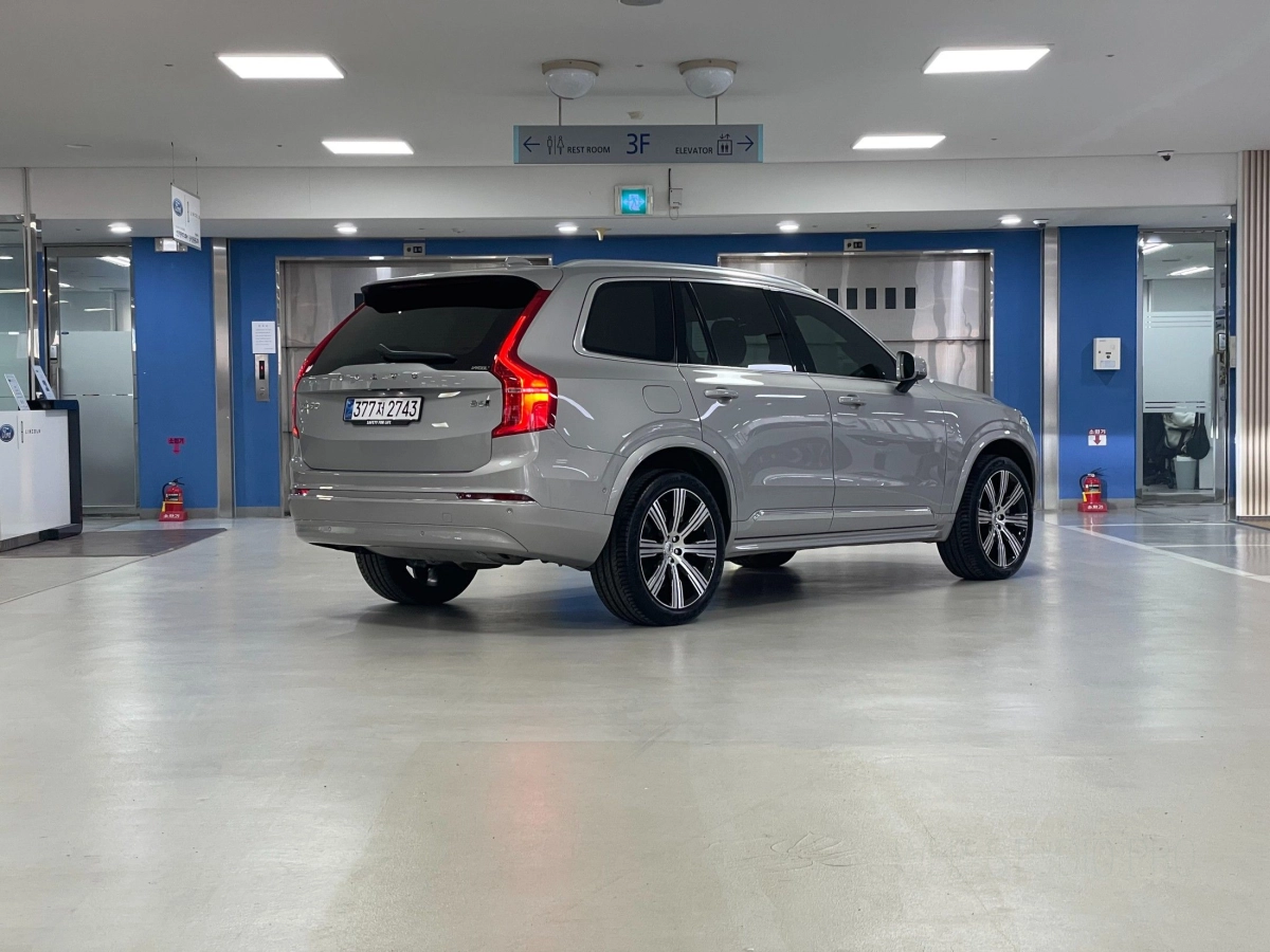 VOLVO XC90