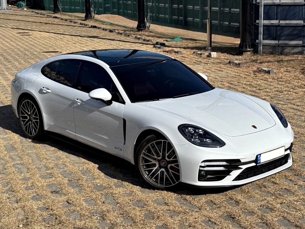 PORSCHE PANAMERA 971