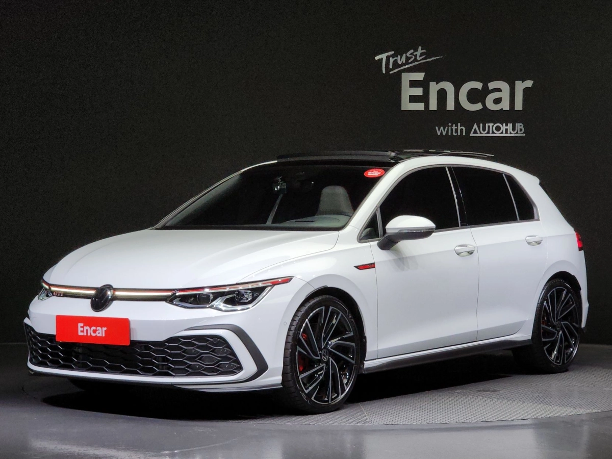 VOLKSWAGEN GOLF 2024