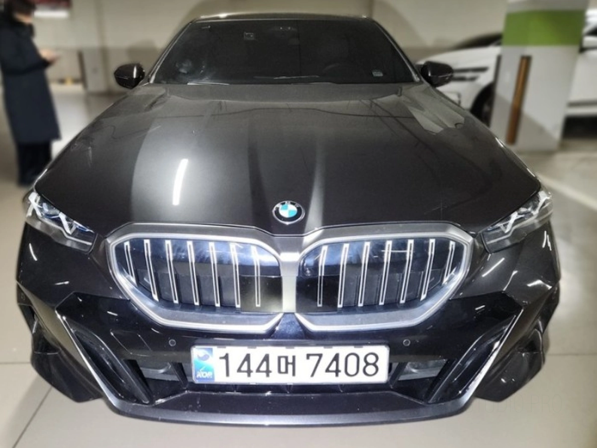 BMW 5-SERIES G60 2024