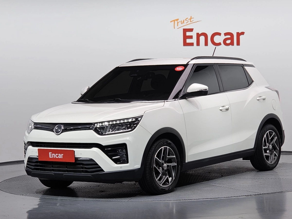 SSANGYONG TIVOLI VERY NEW