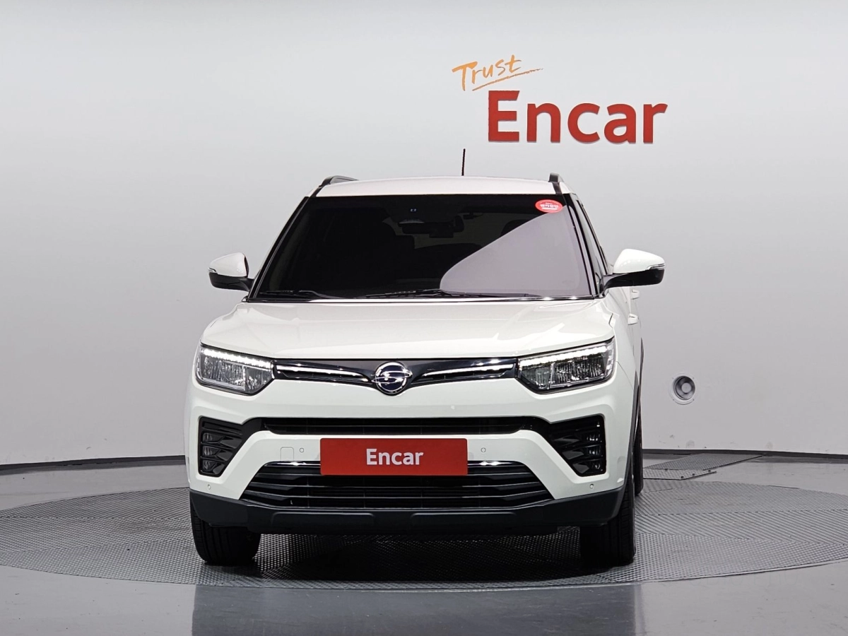 SSANGYONG TIVOLI VERY NEW