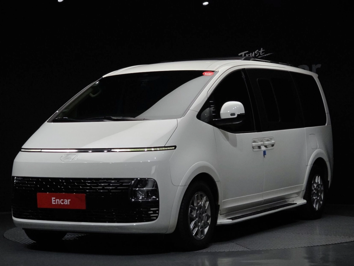 HYUNDAI STARIA 2024