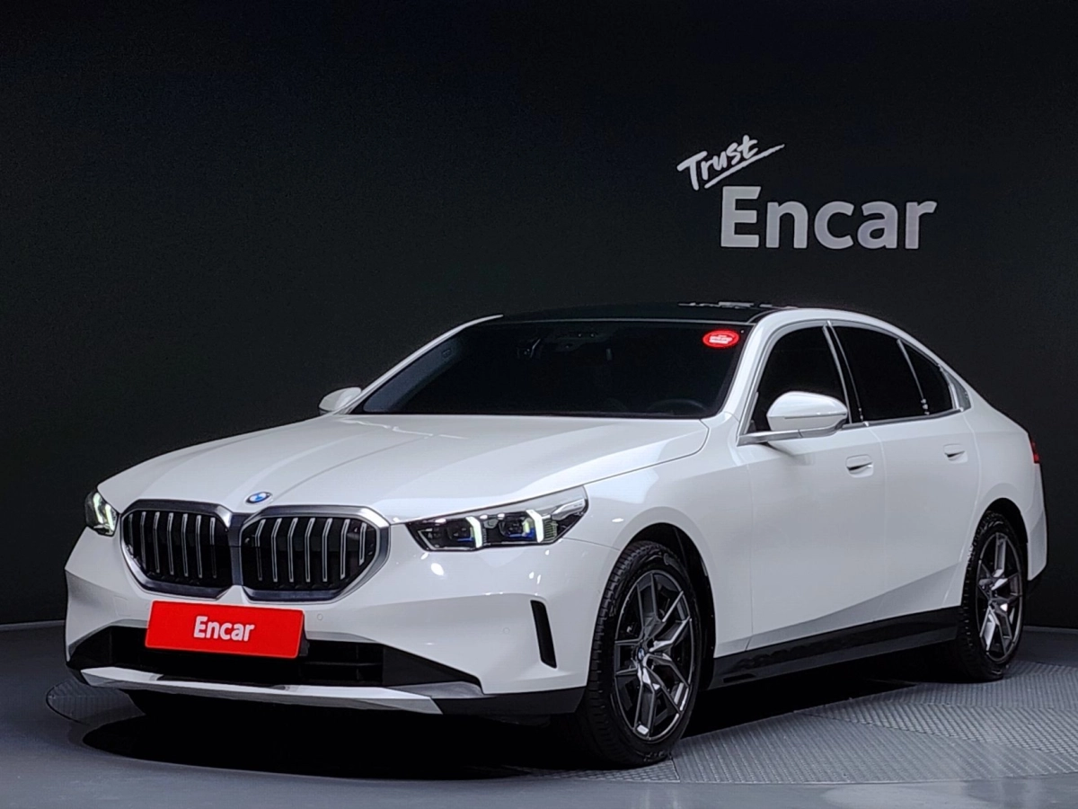 BMW 5-SERIES G60 2023