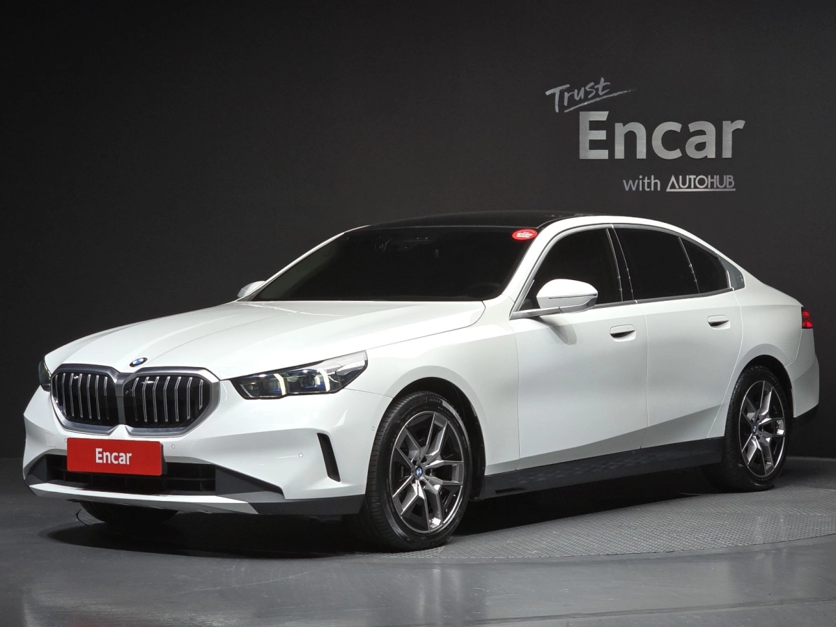 BMW 5-SERIES G60 2024