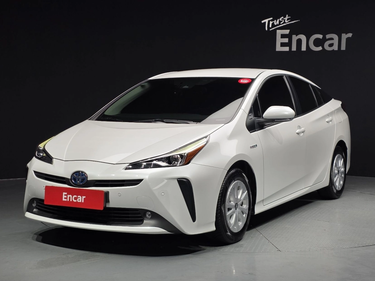 TOYOTA PRIUS  2021