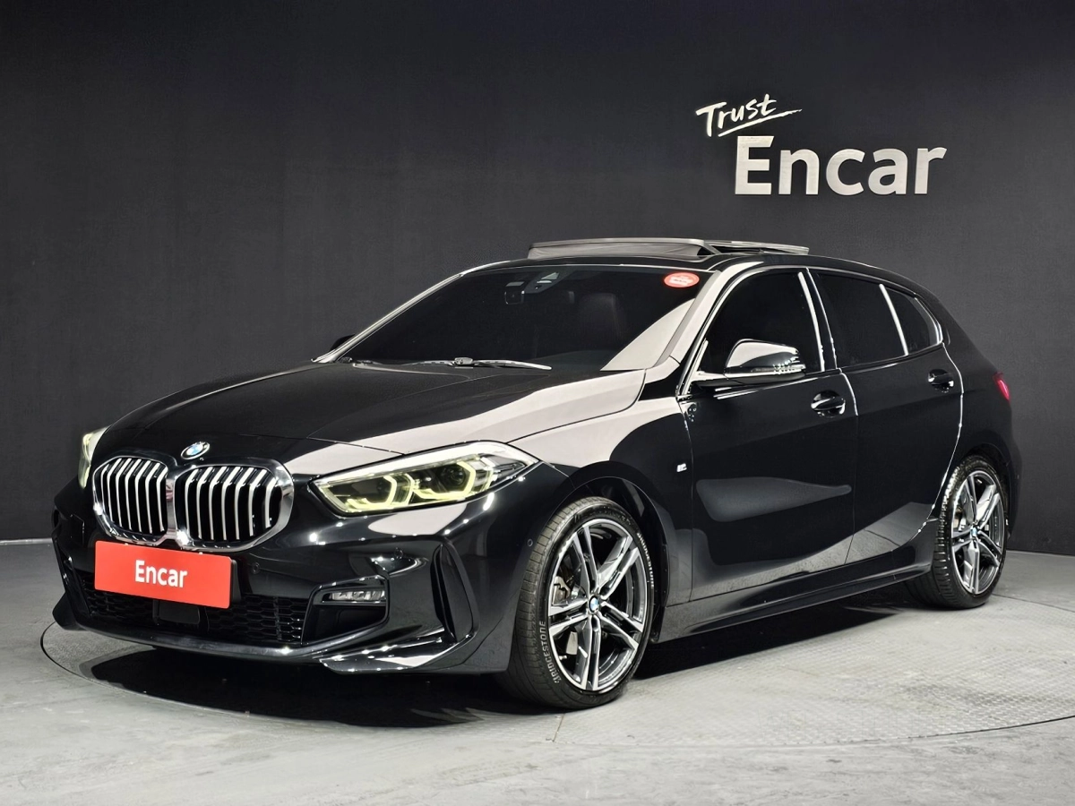 BMW 1-SERIES F40  2021