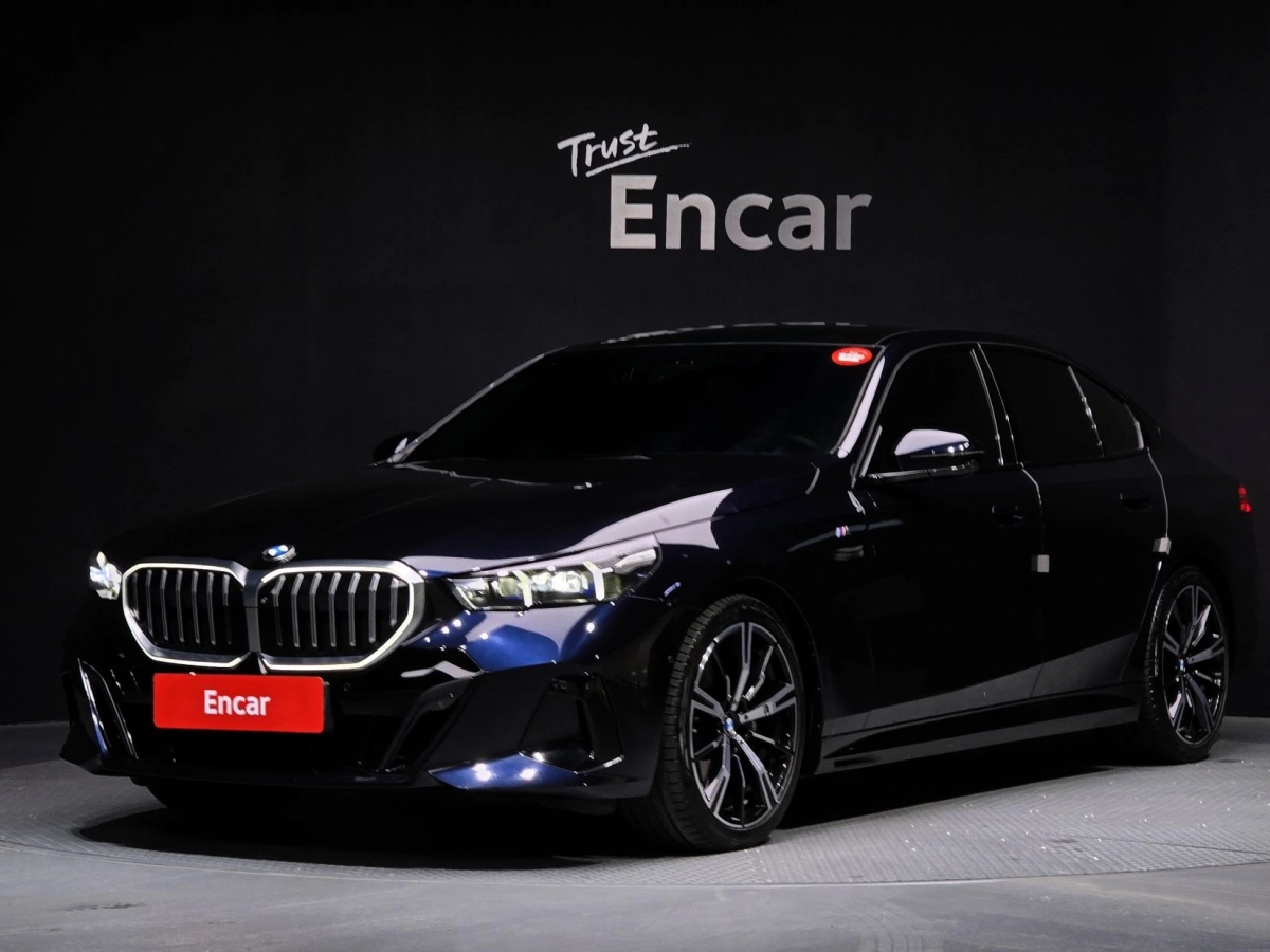 BMW 5-SERIES G60 2023