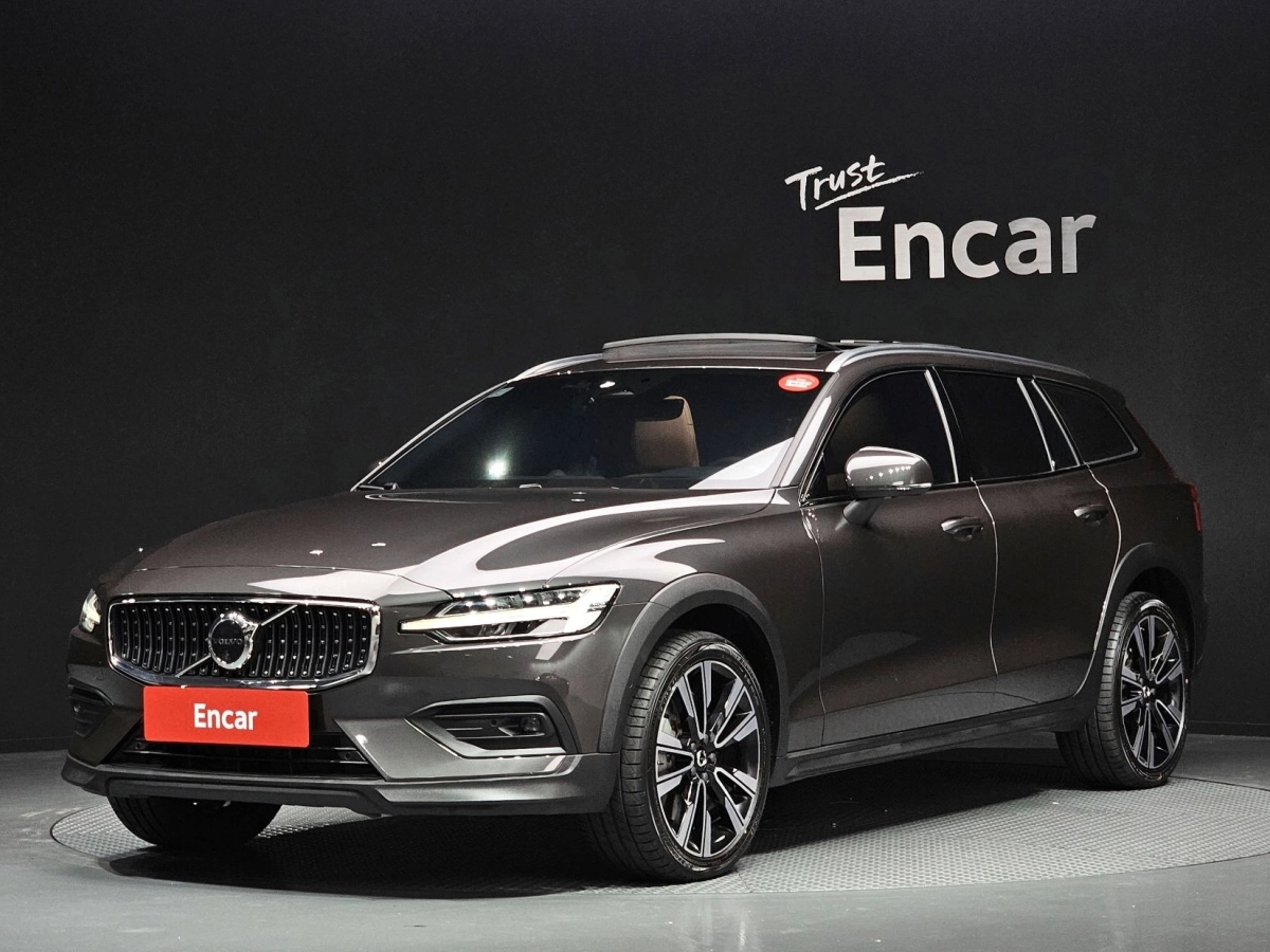VOLVO V60 CROSS COUNTRY  2023