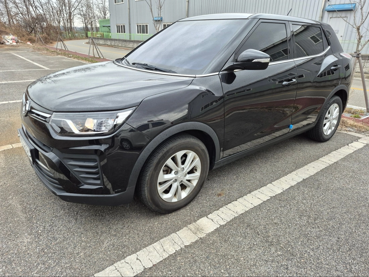 SSANGYONG TIVOLI VERY NEW  2020