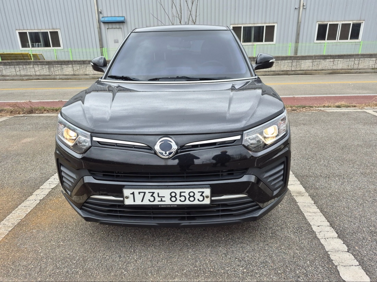 SSANGYONG TIVOLI VERY NEW