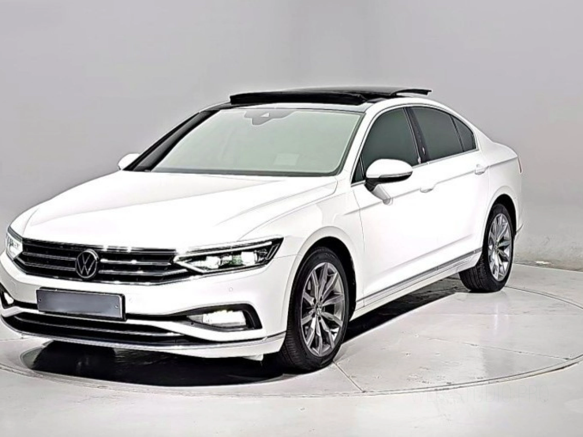 VOLKSWAGEN PASSAT GT B8  2021