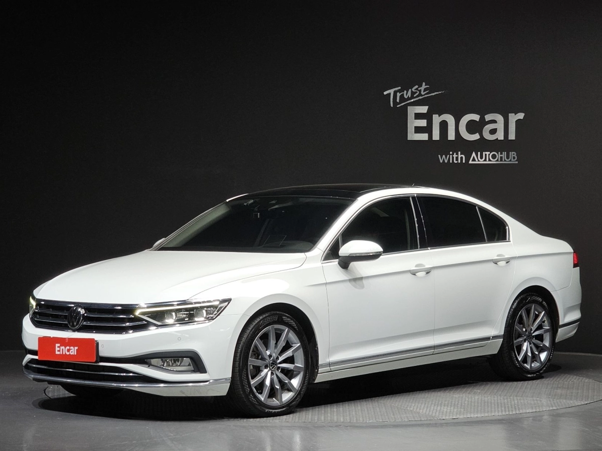 VOLKSWAGEN PASSAT GT B8  2022