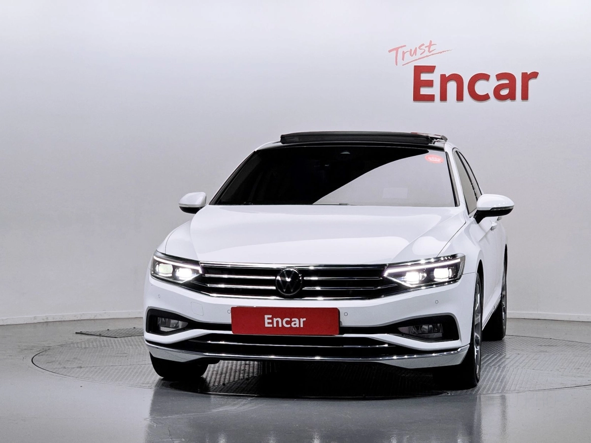 VOLKSWAGEN PASSAT GT B8