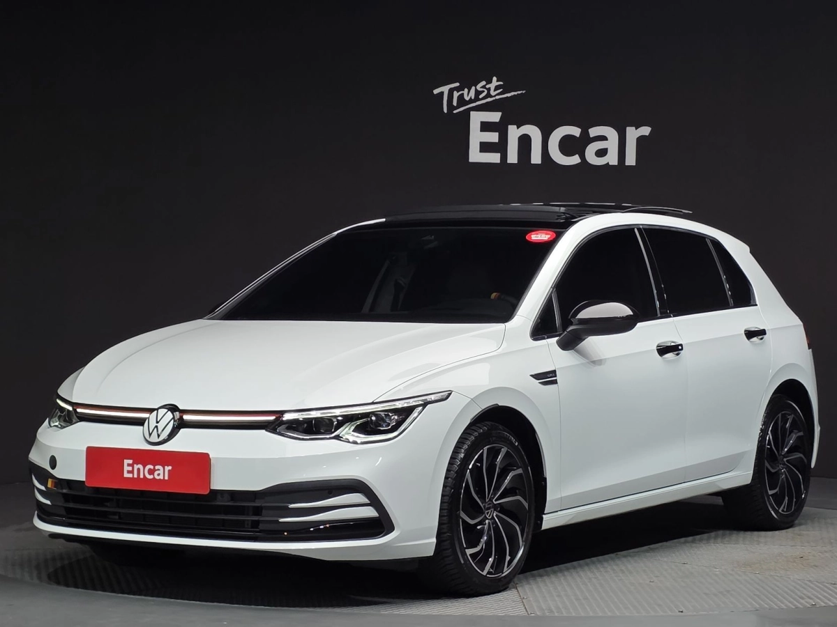 VOLKSWAGEN GOLF  2023