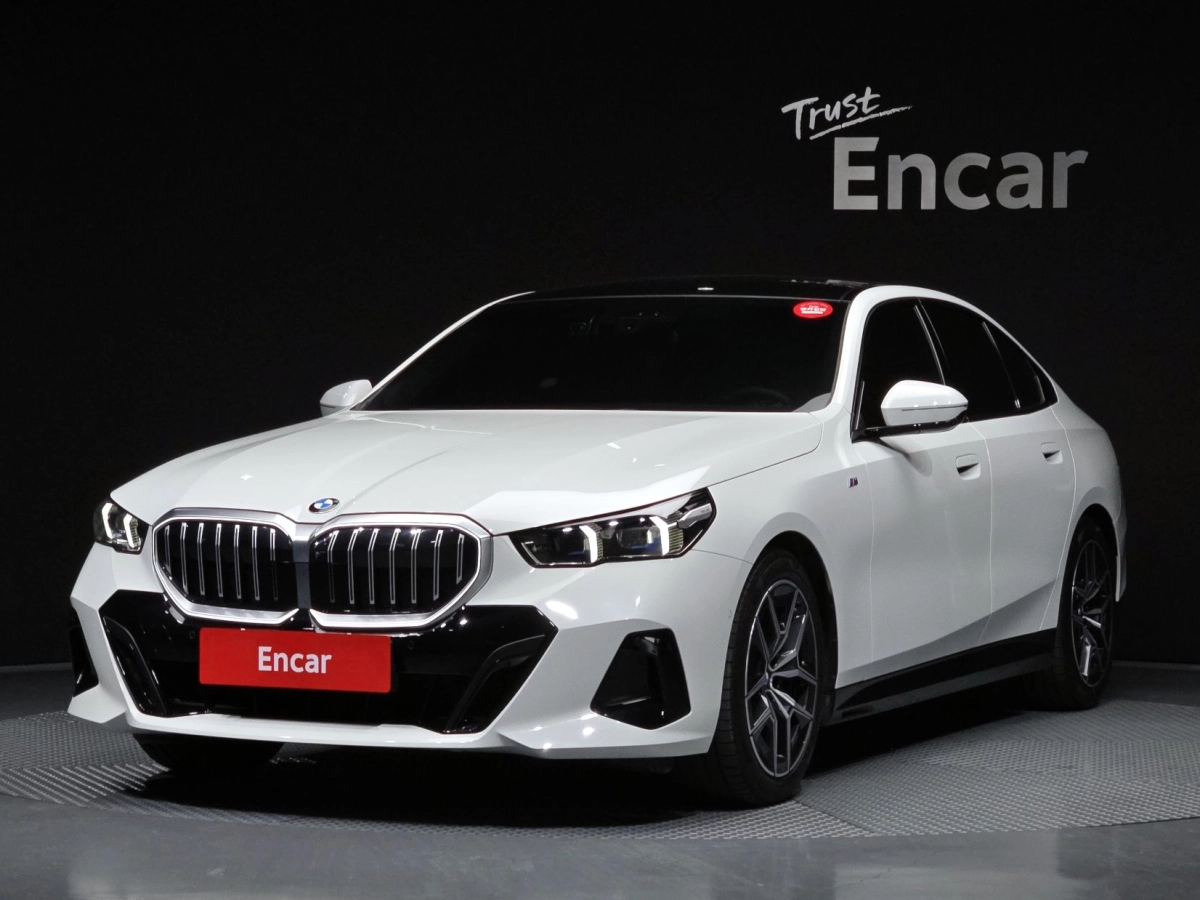 BMW 5-SERIES G60 2025