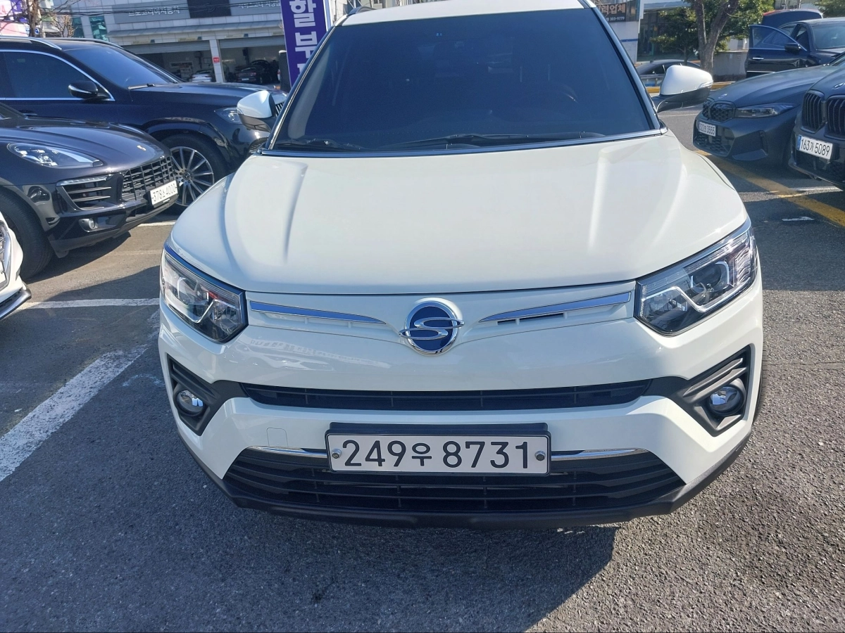 SSANGYONG TIVOLI VERY NEW  2019