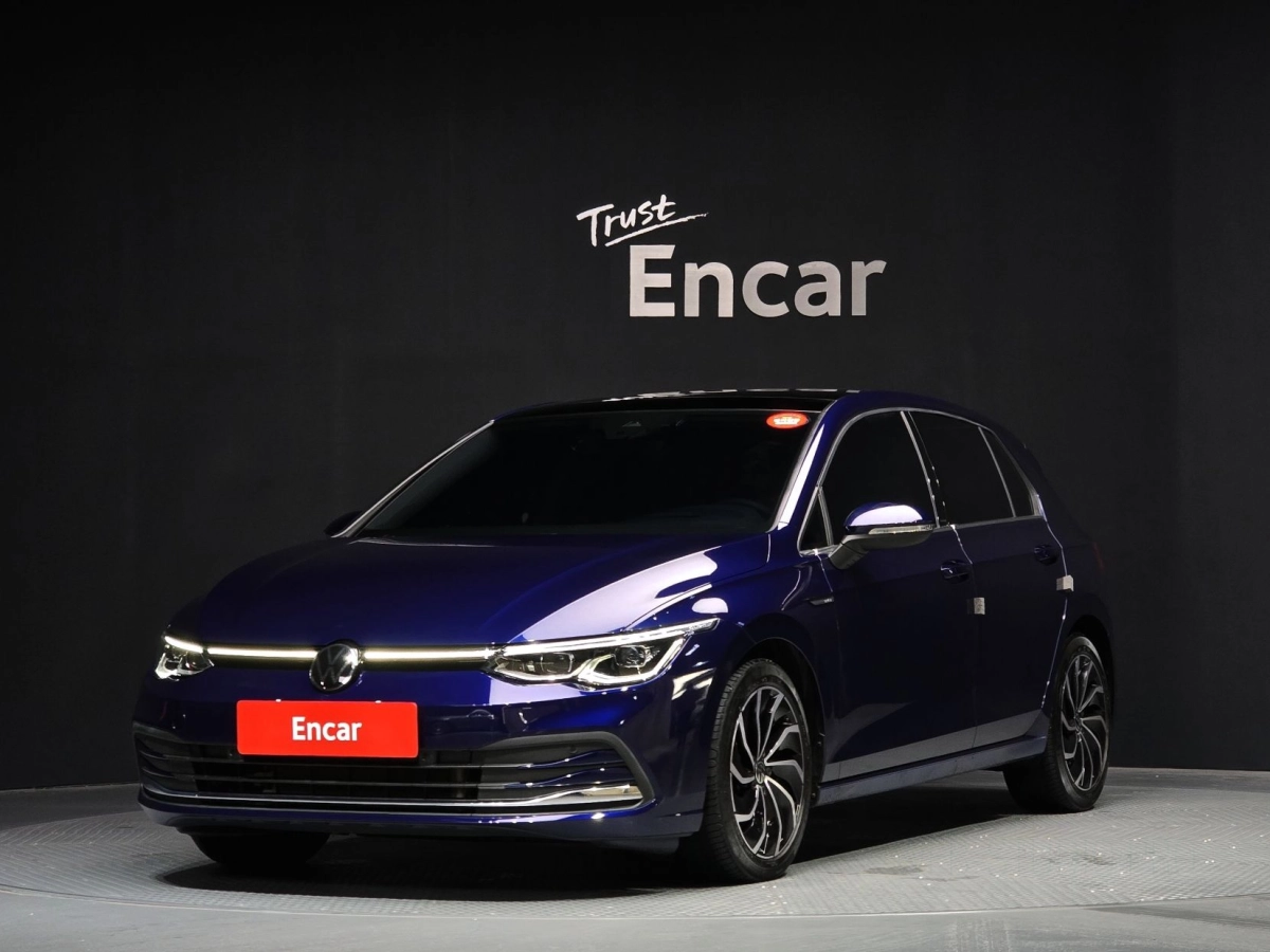 VOLKSWAGEN GOLF  2022