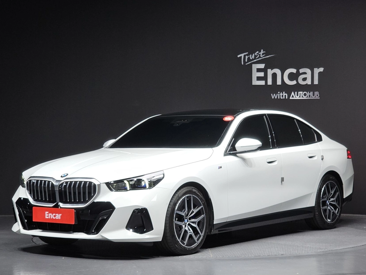 BMW 5-SERIES G60 2025