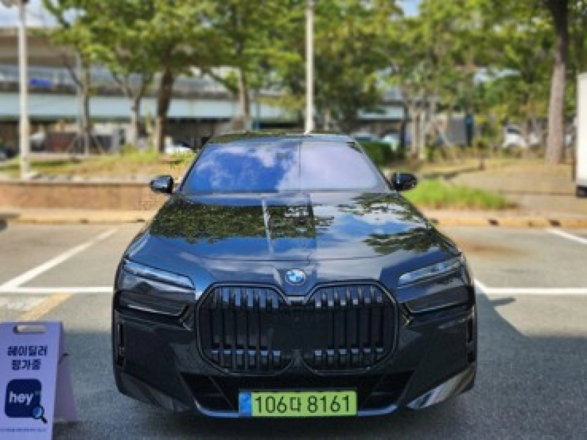 BMW 7-SERIES G70 2025