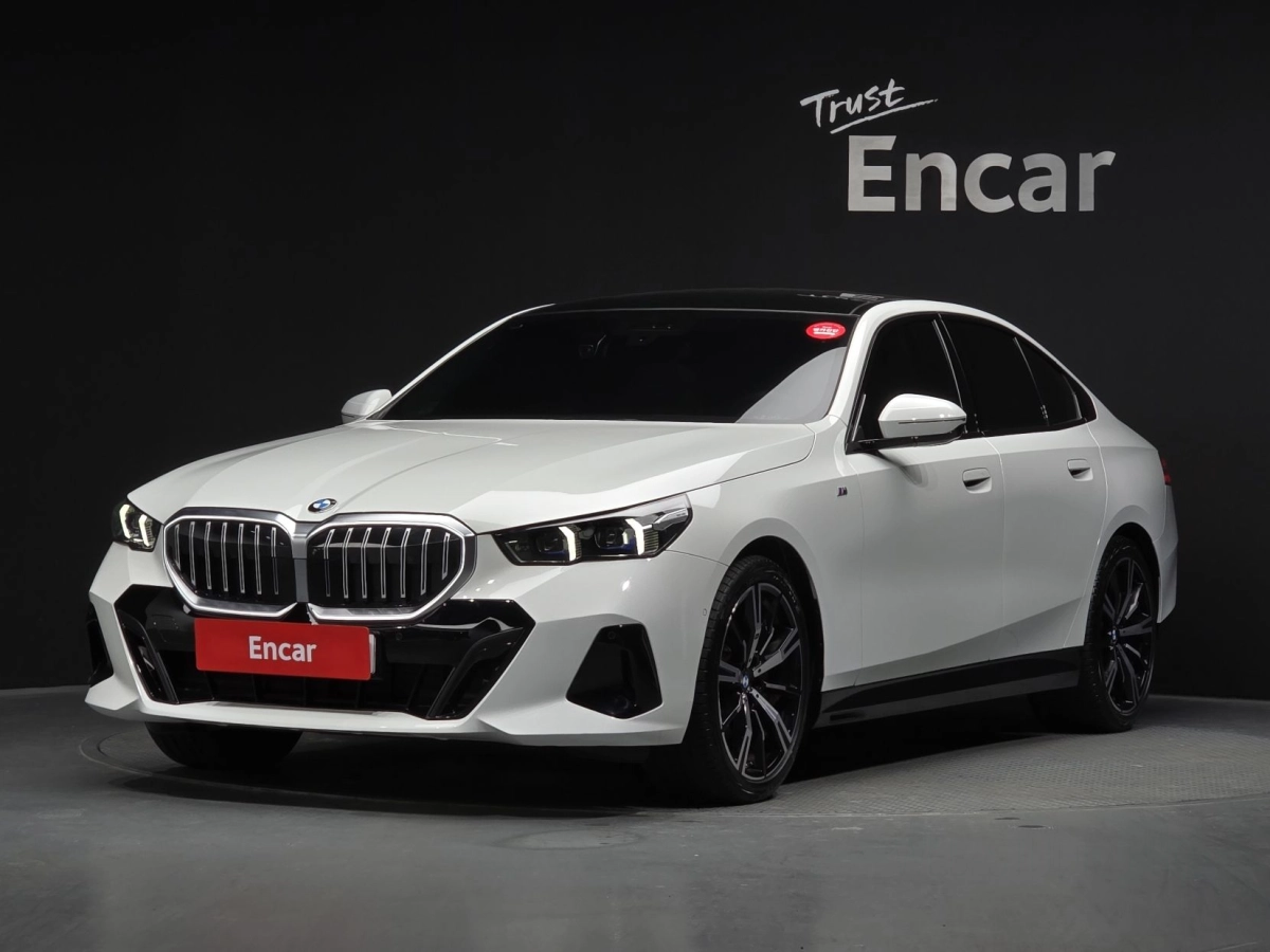 BMW 5-SERIES G60 2025