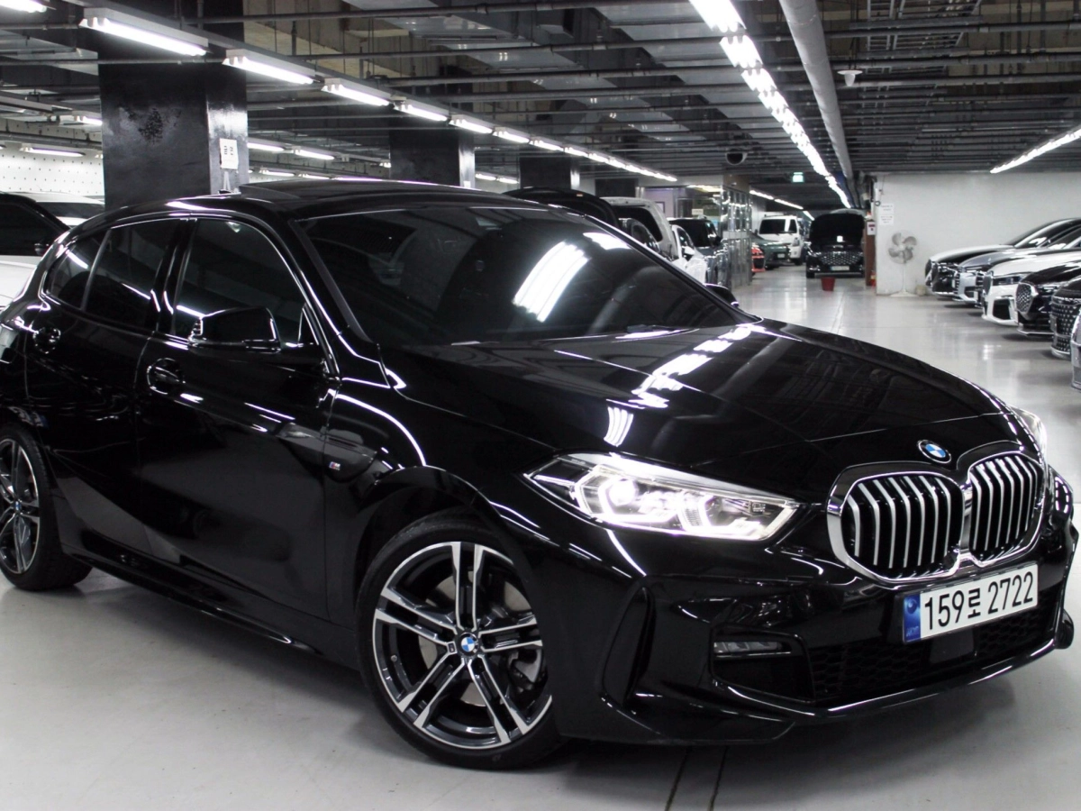 BMW 1-SERIES F40 2023