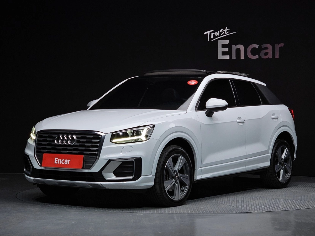 AUDI Q2