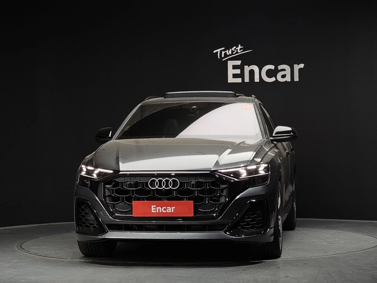AUDI Q8 4M