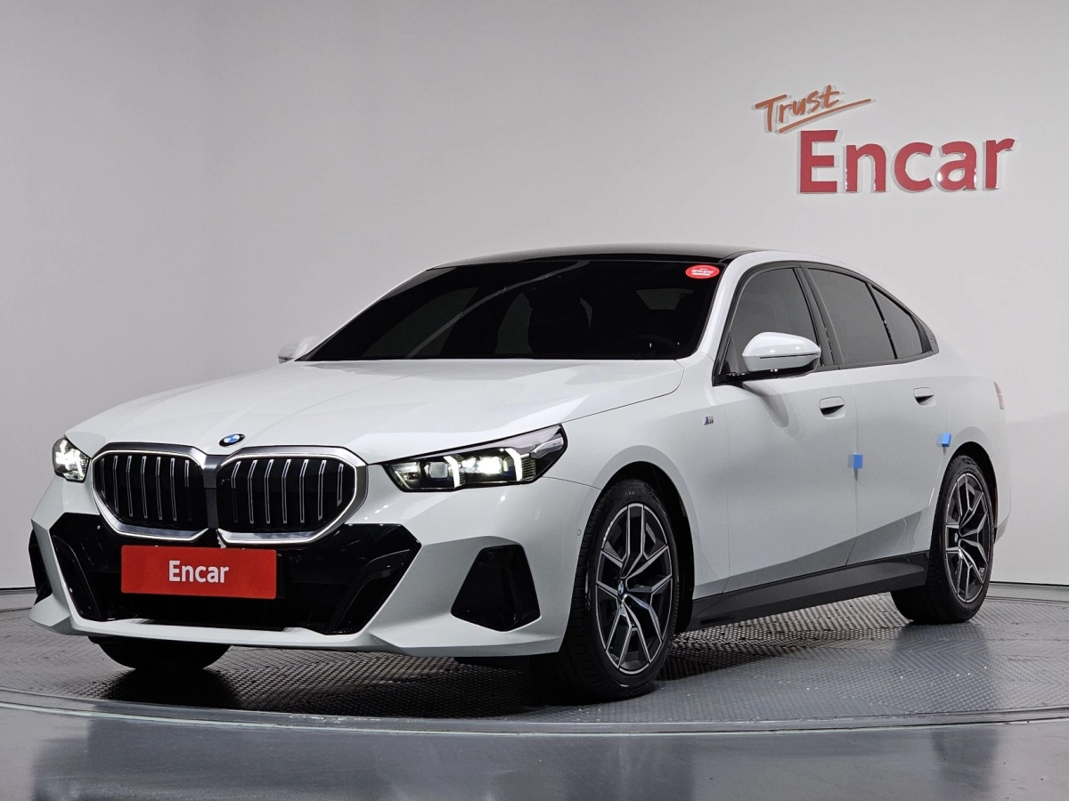 BMW 5-SERIES G60 2025