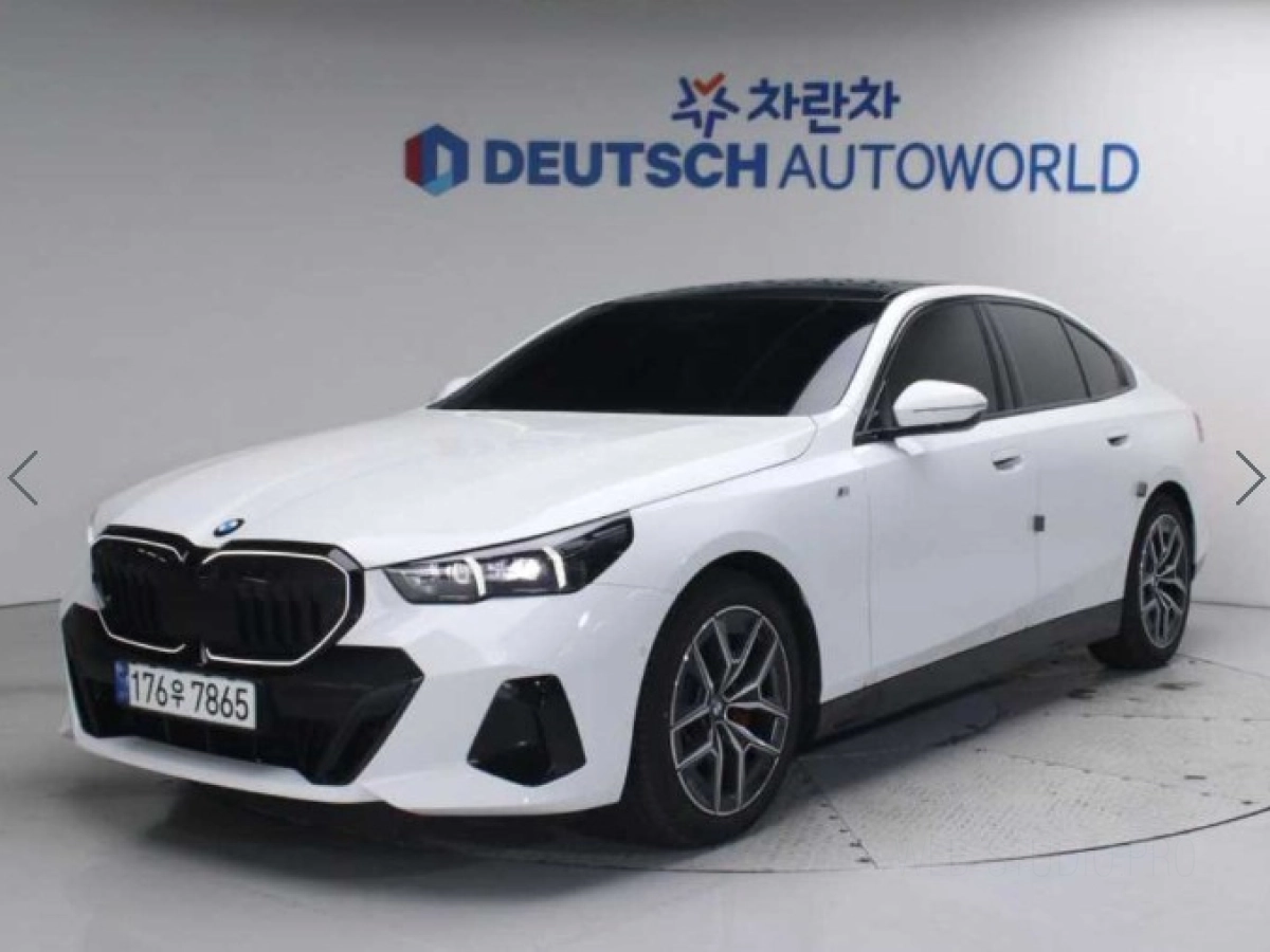 BMW 5-SERIES G60 2024