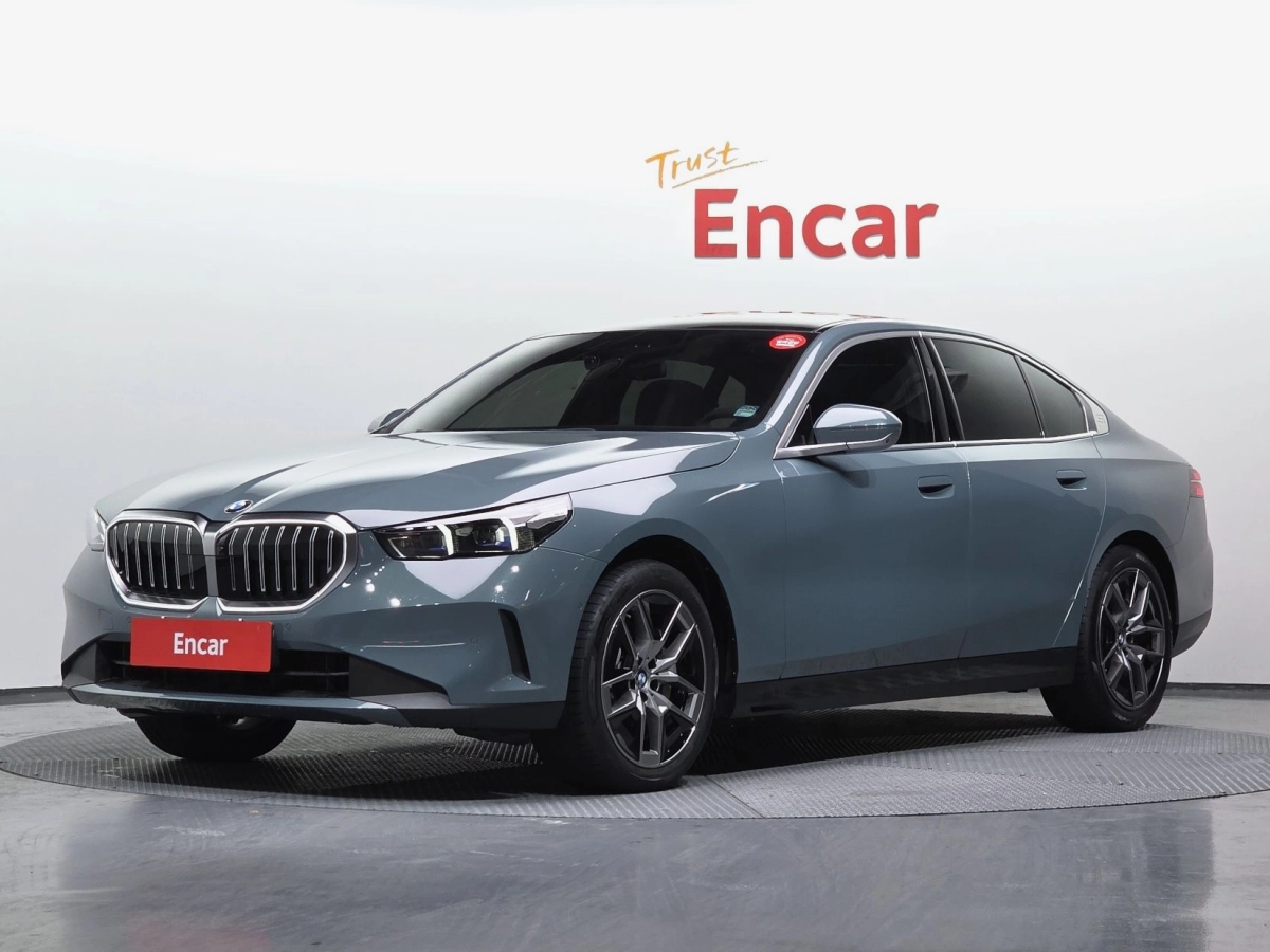 BMW 5-SERIES G60 2024