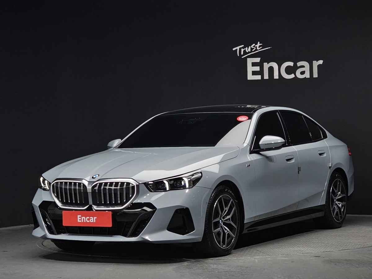 BMW 5-SERIES G60 2025