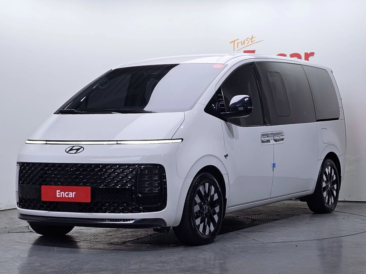 HYUNDAI STARIA 2024