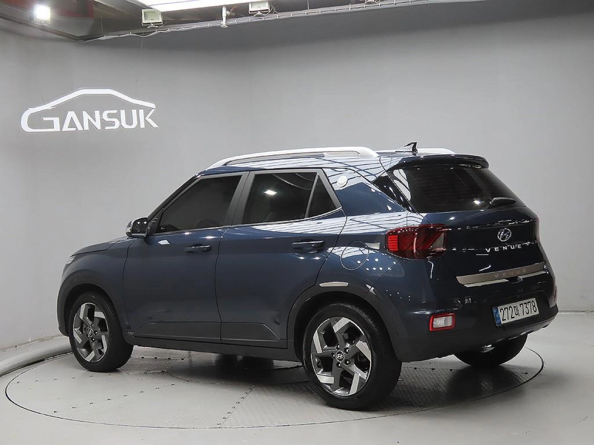 HYUNDAI VENUE