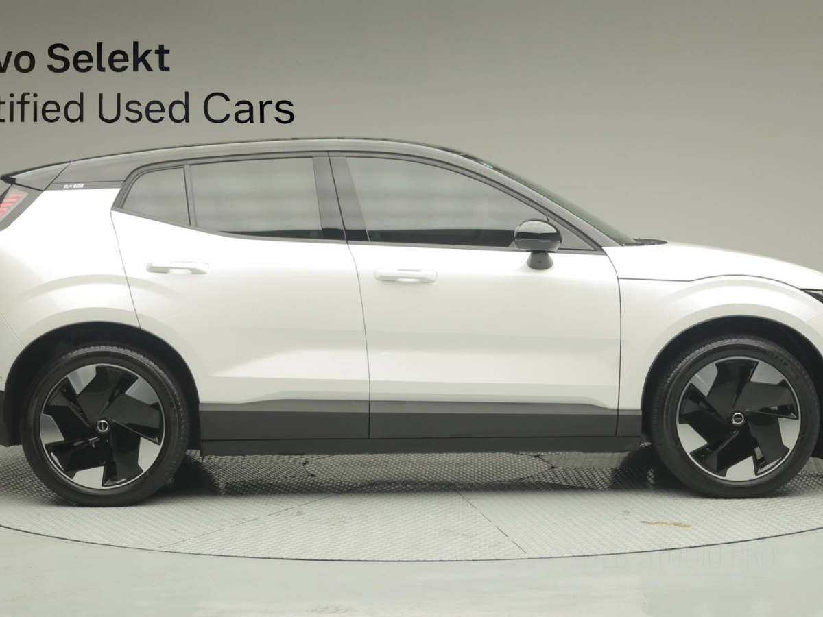 VOLVO EX30