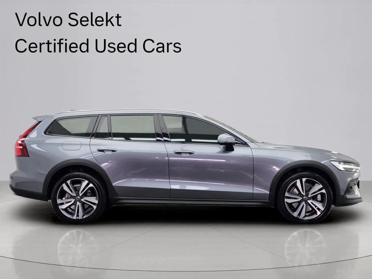 VOLVO V60 CROSS COUNTRY