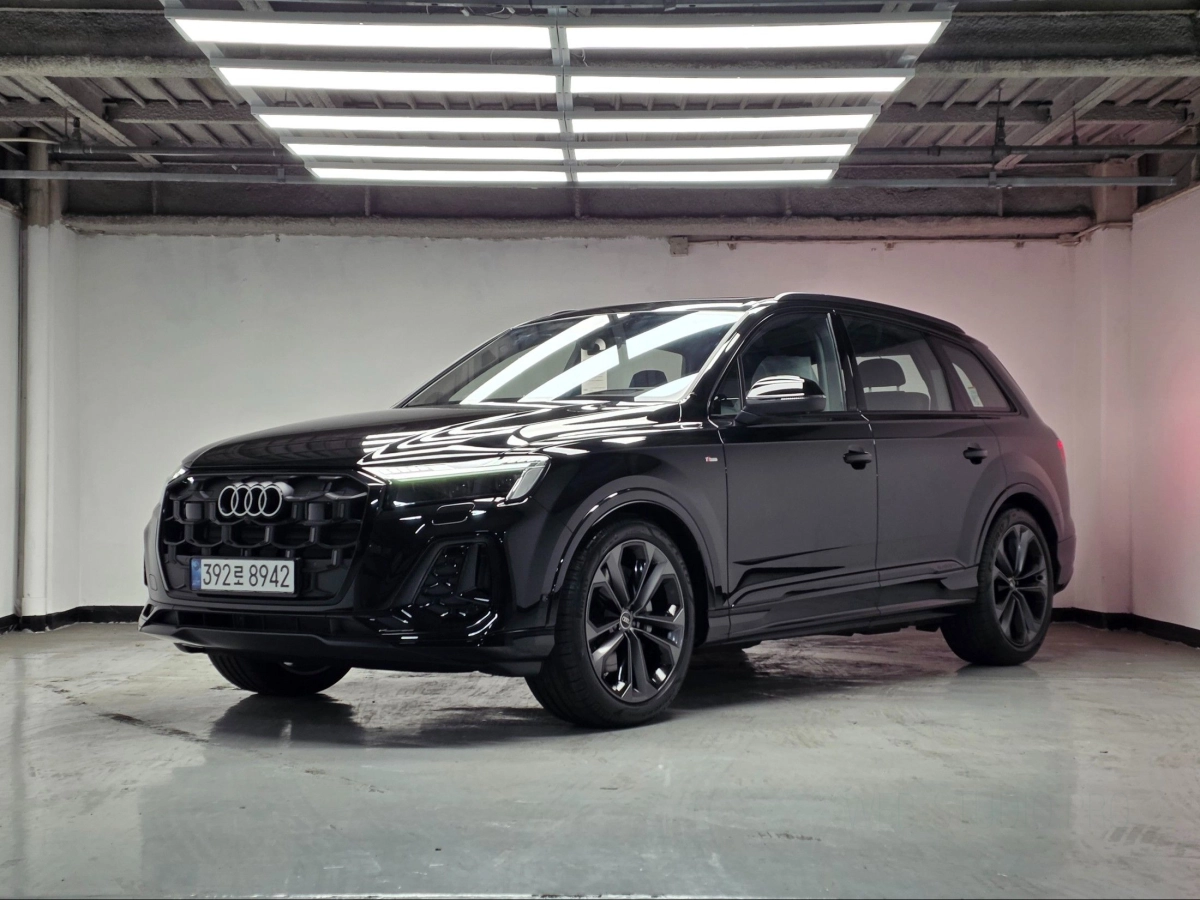 AUDI Q7 4M  2026