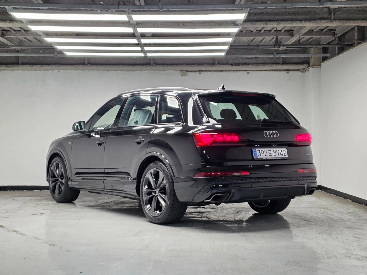 AUDI Q7 4M