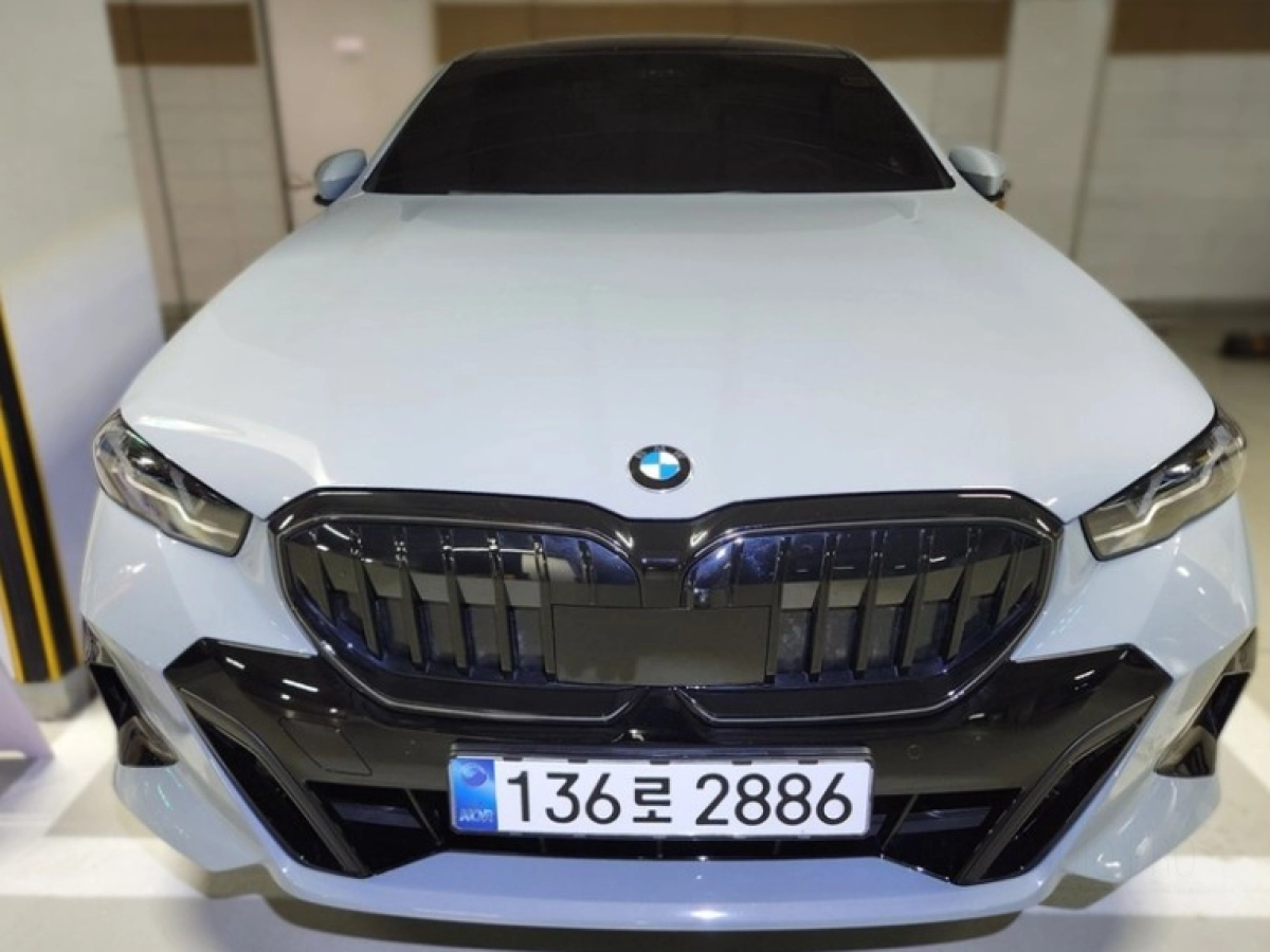 BMW 5-SERIES G60 2025