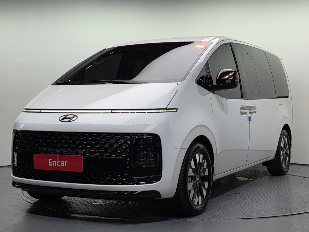 HYUNDAI STARIA 2023