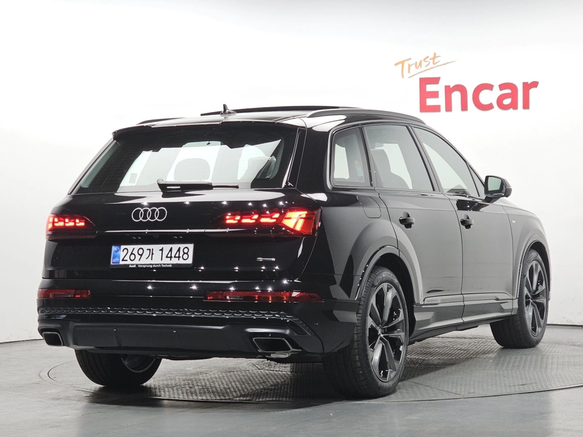 AUDI Q7 4M